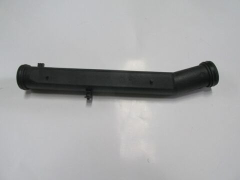 032121065D - Skoda Felıcıa- 99/01; Blok Su Borusu (Devirdaim Borusu) (Plastik) (1.6Cc)