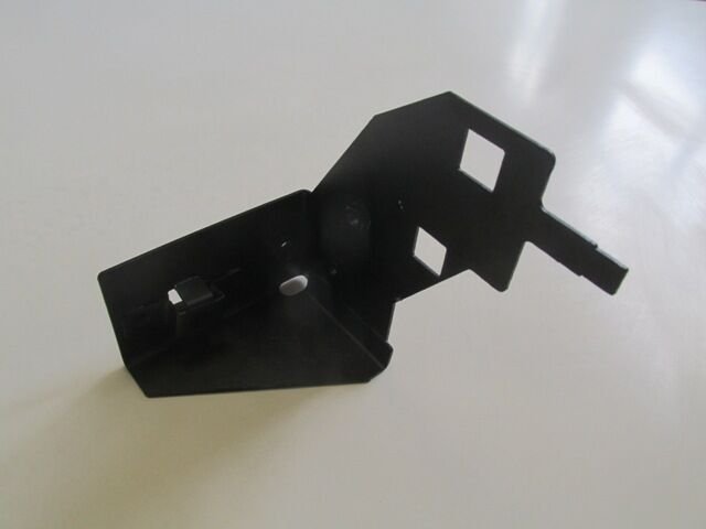 Renault Clıo- 4- Hb- 16/20; Ön Tampon Çamurluk Bağlantı Braketi Sol (sac) (eagle Body) - 641815839R