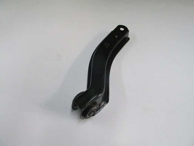 Opel Corsa- A- 86/92; Ön Alt Tabla Sağ Rotilsiz/burçlu (salıncak) (sh) - 352182