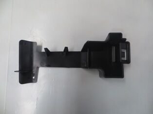 Renault Clıo- 4- Sport Tourer- 13/16; Ön Tampon Panjuru Alt Hava Alma Yönlendirici (plastik) (tw) - 628165104R