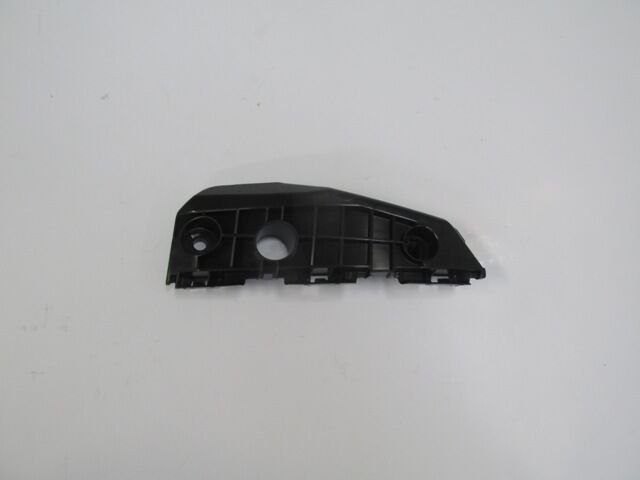 52535-02040 - Toyota Aurıs- 07/10; Ön Tampon İç Bağlantı Braketi Sağ Plastik (Eagle Body)