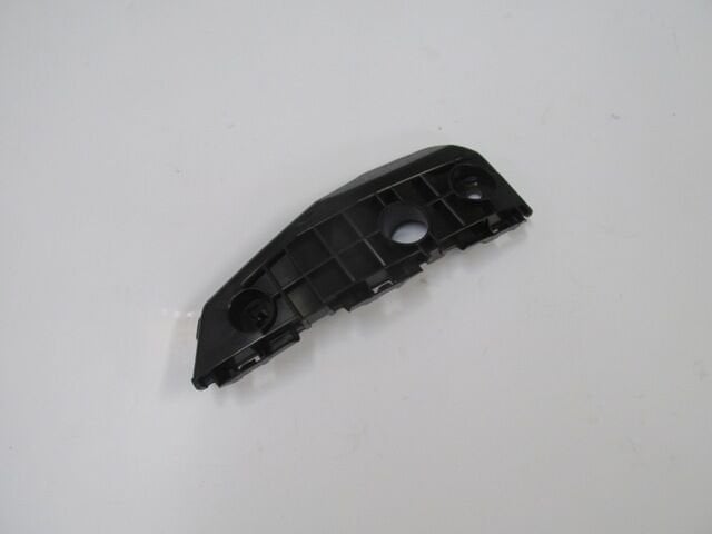 52536-02030 - Toyota Aurıs- 07/10; Ön Tampon İç Bağlantı Braketi Sol Plastik (Eagle Body)