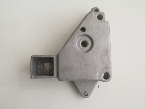 7700432410 - Renault Clıo- 2- Hb- 98/01; Motor Takozu Bağlantı Kulağı (Alüminyum)