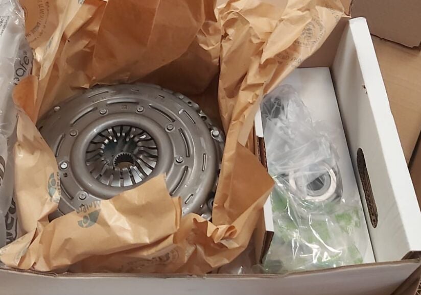 DMF VOLANT SETI DEBRIYAJ SETI BILYA VOLAN CIFT KUTLE FOCUS C MAX CAP 04 08 FOCUS II CB4 04 11 1. MAZDAIII 03 09 S40 S40 II 06 12 V50 04 OYNAR GÖBEK