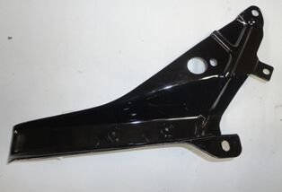 Mr144903Nt - Mıtsubıshı L200- Pıck Up- 99/06; Ön Tampon Dış Braketi Büyük Sağ (Orijinal)