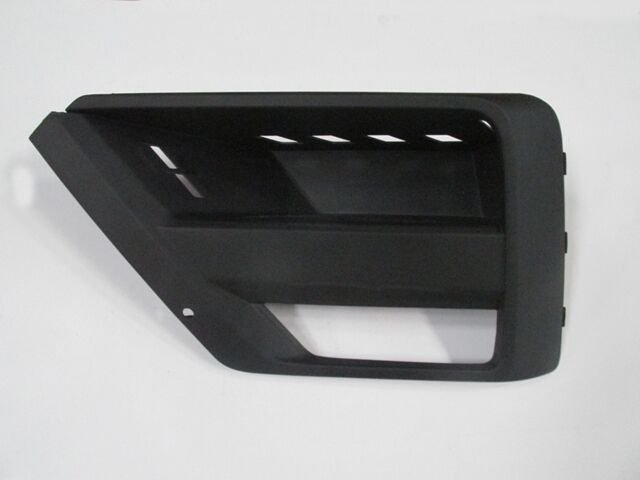 7C0853665A9B9 - Volkswagen Crafter- 18/24; Sis Lamba Kapağı Sol Sis/Delikli/Sensör Deliksiz (Tyg)