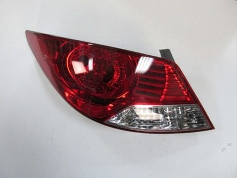 Hyundaı Accent- Blue- 11/18; Stop Lambası Sol Kırmızı/beyaz (mars) - 92401-1R020