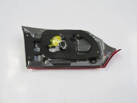 81590-02A20 - Toyota Corolla- Nde180- 16/18; İç Stop Lambası Sağ Kırmızı/Beyaz/Ledli (Casp) (E Marklı)