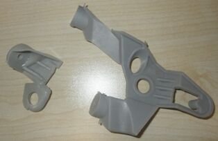 17801-0R030 - Toyota Corolla- Zze121- 02/06; Far Üst Ve Yan Tamir Kiti Sol (Bağlantı Braketi) (2Li Set)