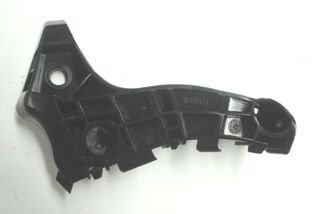 52115-12420 - Toyota Corolla- Zze121- 05/06; Ön Tampon Braketi Sağ Plastik (Casp)