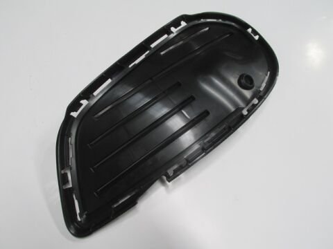 2058854123 - Mercedes C Class- W205- 14/17; Sis Lamba Kapağı Braketi Sağ Sensör Delikli (Amg)(Tw)