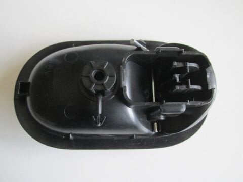 8200491985 - Renault Kangoo- 4- 14/21; Ön Kapı İç Açma Kolu Sol Siyah (Elceği Siyah)