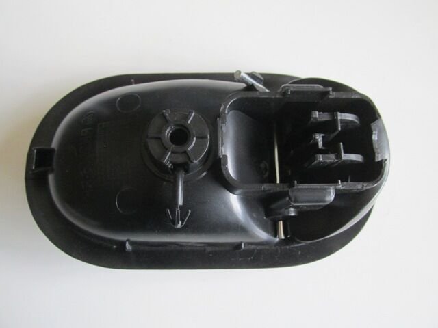 Renault Kangoo- 3- 08/13; Ön Kapı İç Açma Kolu Sol Siyah (elceği Siyah) - 8200491985