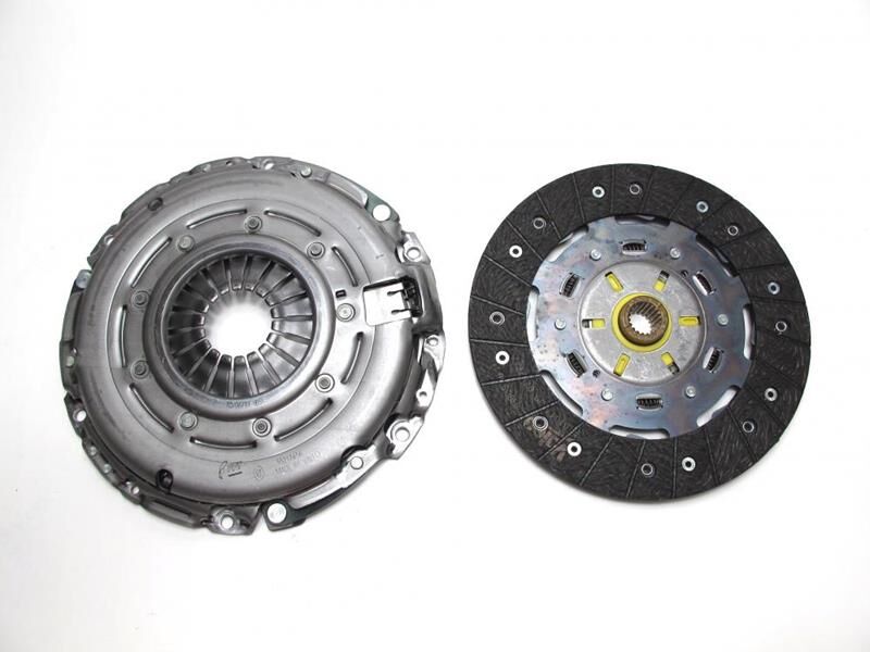 DEBRİYAJ SETİ BASKI DİSK DOBLO-LINEA-GRANDE PUNTO-PUNTO EVO 1.6 D MTJ 2010 240mm 940A3.000