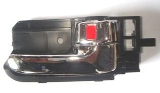 69205-12200 - Toyota Corolla- Zze121- 02/06; Ön Kapı İç Açma Kolu Sağ (Elceği Nikelajlı) (Hushan)