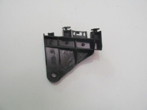 52563-02220 - Toyota Corolla- Nde180- 13/18; Arka Tampon Bağlantı Braketi Sol Plastik (Tw)