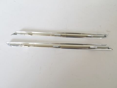 620723341R - Renault Clıo- 4- Sport Tourer- 16/19; Ön Panjur Üst Çıtası Nikelajlı Sağ/Sol Set 2 Parça