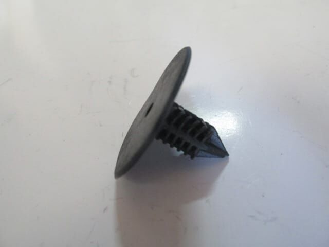 Unıversal Unıversal-; Çamurluk Davlumbaz Klipsi (renault/dacıa) (siyah) - 7703077225