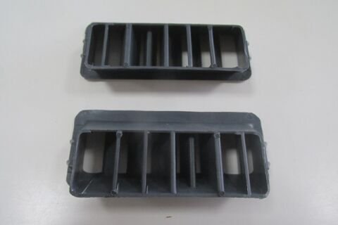 701819071 - Volkswagen Transporter- T4- 90/95; Ön Göğüs Cam Havalandırma Izgarası Sağ/Sol Set (2 Parça)