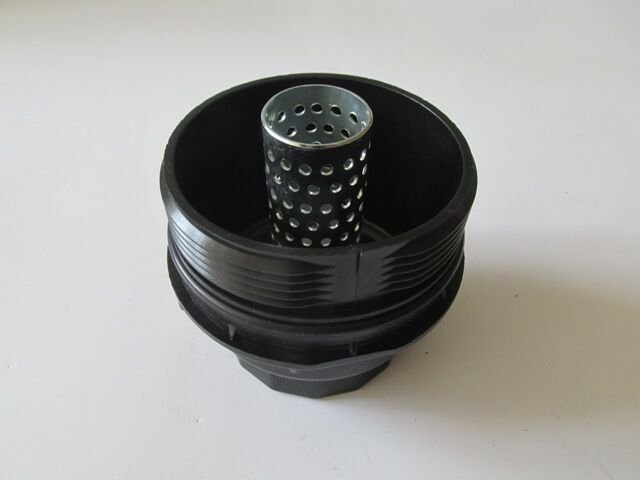 15650-33010 - Toyota Yarıs- 11/14; Motor Yağ Filtre Kapağı (D-4D Dizel) (Plastik)
