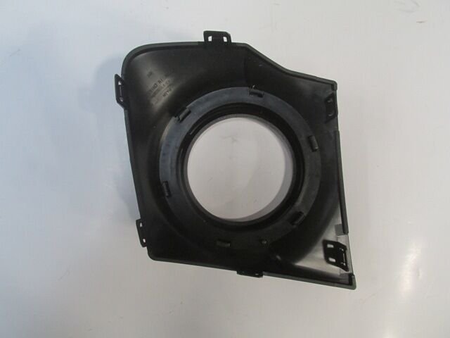 Mıtsubıshı L200- Pıck Up- 15/18; Sis Lamba Kapağı Sağ Sis Delikli (casp) - 8321A594HA