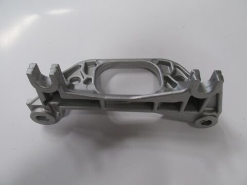 8200277212 - Dacıa Duster- 10/13; Şanzuman Bağlantı Kulağı 1,5 Dcı/1,6Cc