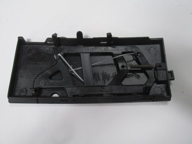 51111946496 - Bmw 5 Serı- E34- 88/95; Ön Tampon Çeki Demiri Kapağı Sağ Siyah (Tw)