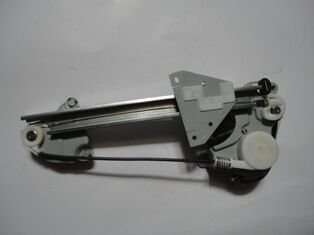 Ga7C-72-560E - Mazda 626- Sd/Hb- 92/97; Arka Cam Krikosu Sağ Elektrikli/Motorlu 2Fişli (Hushan)