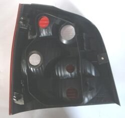 6Q6945096B - Volkswagen Polo- 5- 02/05; Stop Lambası Sağ Kırmızı/Beyaz (3/5Kapı)(Çift Farlı) (Famella)
