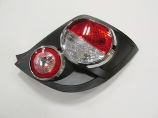 Chevrolet Aveo- Hb- 11/13; Stop Lambası Sağ Kırmızı/beyaz (nikelaj Çerçeveli) (famella) - 96831068