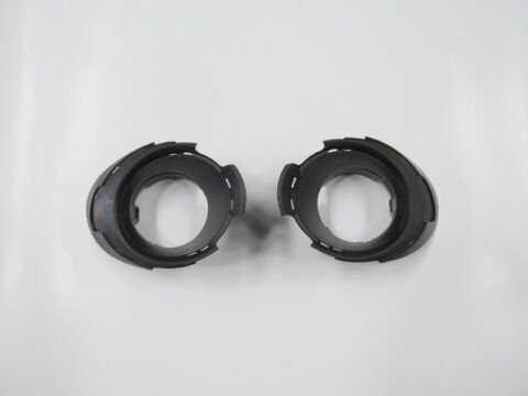 1608323380 - Cıtroen Berlıngo- 12/14; Sis Lamba Çerçeve Braketi Sağ/Sol Set (2 Parça) Plastik