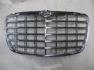 4805928Ab - Chrysler 300C- 05/11; Ön Panjur Gümüş Gri (Bfn)