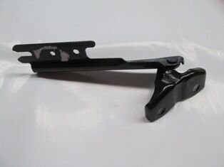 Ge4T-52-410 - Mazda 626- Sd/Hb- 98/01; Kaput Menteşesi Sağ (Mz010-228A-R) (Tw)