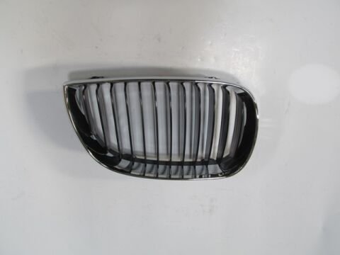 Bmw 1 Serı- E87- 04/08; Ön Panjur Sağ Siyah/nikelaj Çerçeveli (tw) - 51137077130