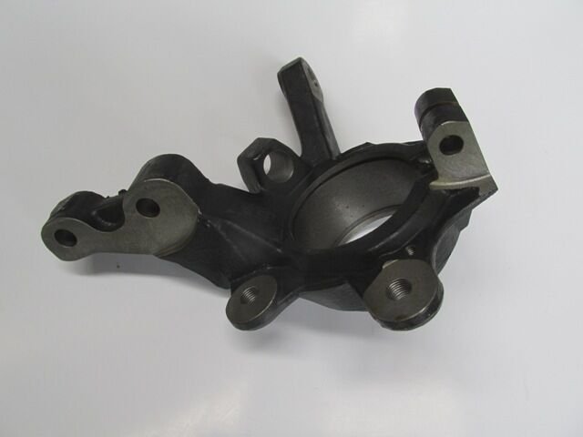 Renault Clıo- 2- Hb- 98/01; Ön Aks Taşıyıcı Sağ (abs Li) (benzin) - 8200207313