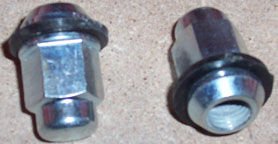 Hyundaı Starex- Minibüs- 98/08; Ön/Arka Somun Sağ/Sol Kapalı Tip (Fiberli)(1 Adet)(Fammıze)