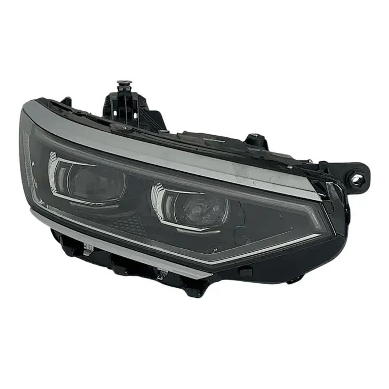 Volkswagen Far Passat B8,5 19-23 Sağ (Highline/Full Beyinli)