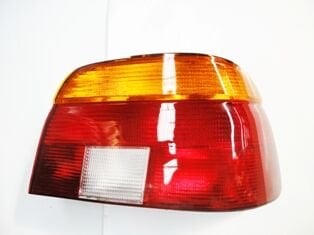 63218363558 - Bmw 5 Serı- E39- 96/00; Stop Lambası Sağ Kırmızı/Sarı (Duysuz) (Famella)
