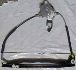 Renault Megane- 1- 98/99; Ön Cam Krikosu Sağ Elektrikli/motorlu - 7700834346