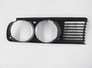 51131945886 - Bmw 3 Serı- E30- 84/91; Ön Panjur Sağ Siyah (Far Yuvalı) (Tyg)