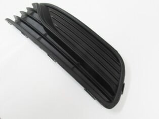 6C08536659B9 - Volkswagen Polo- 6- 14/17; Sis Lamba Kapağı Sol Sis Deliksiz)/Nikelaj Çıtasız (Tw)