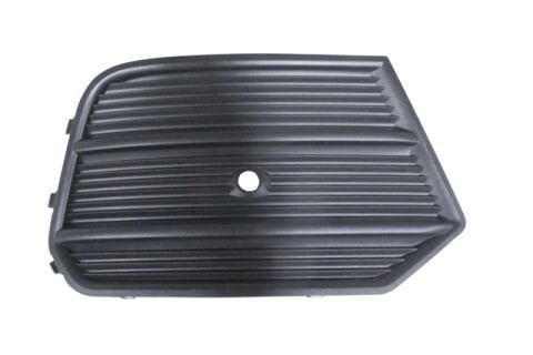 (yeni Ürün!!!)audı Q3- 15/18; Sis Lamba Kapağı Sağ (sensör Delikli) (tw) - 8U0807682Q4U8