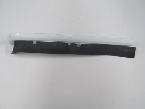 897855009-4 - Isuzu Nkr- Şampiyon- 97/06; Far Alt Çıtası Sağ Beyaz (Tek Teker) (Casp)