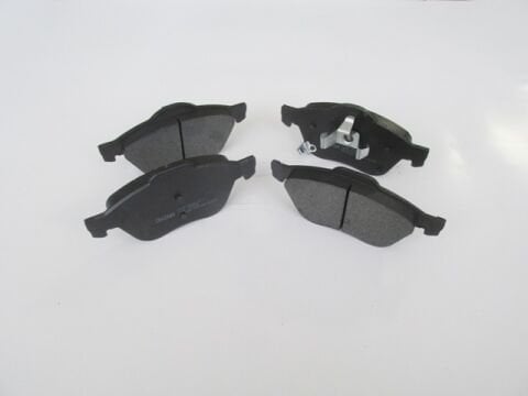 04465-05080 - Toyota Avensıs- 98/00; Ön Fren Balatası 1,6/1,8/2,0 (Disk) (155X71,1X17,5/15;6,4X68,4X17,5) (Daıwa)