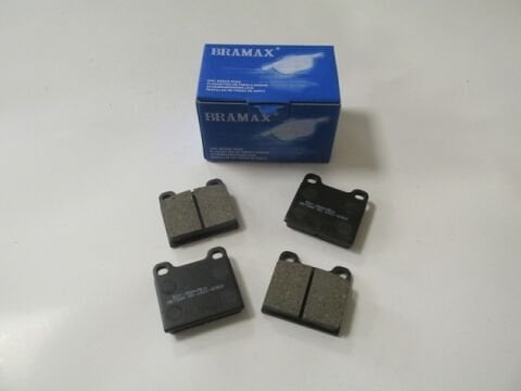 A0014200620 - Volvo 740/760- 82/90; Arka Fren Balatası (Kablosuz)(Disk) (62X56,4X14,5)(Bramax)