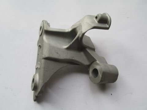 548500910R - Renault Megane- 4- Sd/Hb- 16/20; Motor Beşiği Bağlantı Ayağı Sağ (Beşik Darbe Emici) (Alüminyum)
